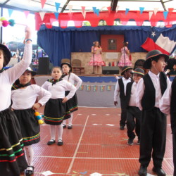 Fiesta familiar 2025 Svg+xml,%3Csvg%20xmlns%3D%22http%3A%2F%2Fwww.w3