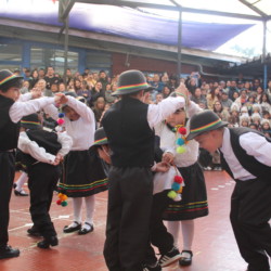Fiesta familiar 2025 Svg+xml,%3Csvg%20xmlns%3D%22http%3A%2F%2Fwww.w3