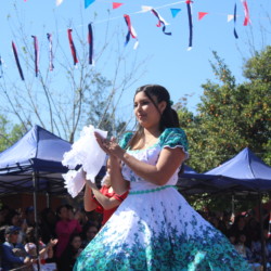 Fiesta familiar 2025 Svg+xml,%3Csvg%20xmlns%3D%22http%3A%2F%2Fwww.w3