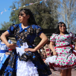 Fiesta familiar 2025 Svg+xml,%3Csvg%20xmlns%3D%22http%3A%2F%2Fwww.w3