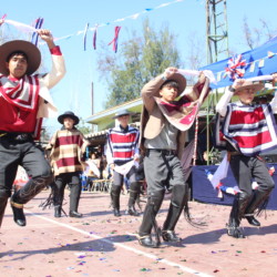 Fiesta familiar 2025 Svg+xml,%3Csvg%20xmlns%3D%22http%3A%2F%2Fwww.w3