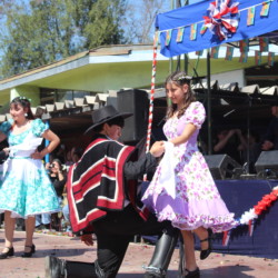 Fiesta familiar 2025 Svg+xml,%3Csvg%20xmlns%3D%22http%3A%2F%2Fwww.w3