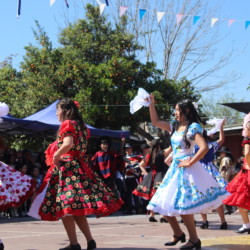 Fiesta familiar 2025 Svg+xml,%3Csvg%20xmlns%3D%22http%3A%2F%2Fwww.w3