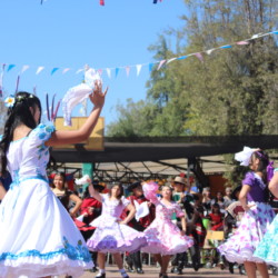 Fiesta familiar 2025 Svg+xml,%3Csvg%20xmlns%3D%22http%3A%2F%2Fwww.w3