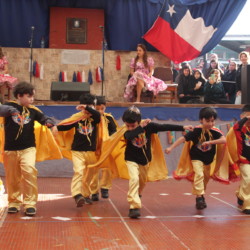 Fiesta familiar 2025 Svg+xml,%3Csvg%20xmlns%3D%22http%3A%2F%2Fwww.w3