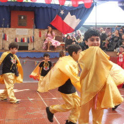 Fiesta familiar 2025 Svg+xml,%3Csvg%20xmlns%3D%22http%3A%2F%2Fwww.w3