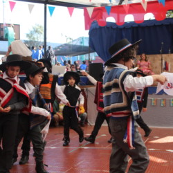 Fiesta familiar 2025 Svg+xml,%3Csvg%20xmlns%3D%22http%3A%2F%2Fwww.w3