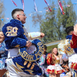 Fiesta familiar 2025 Svg+xml,%3Csvg%20xmlns%3D%22http%3A%2F%2Fwww.w3