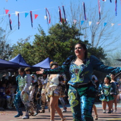 Fiesta familiar 2025 Svg+xml,%3Csvg%20xmlns%3D%22http%3A%2F%2Fwww.w3