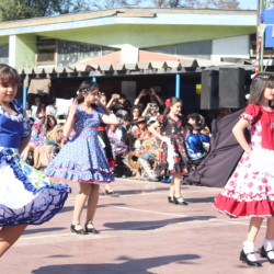 Fiesta familiar 2025 Svg+xml,%3Csvg%20xmlns%3D%22http%3A%2F%2Fwww.w3