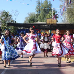Fiesta familiar 2025 Svg+xml,%3Csvg%20xmlns%3D%22http%3A%2F%2Fwww.w3
