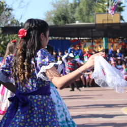 Fiesta familiar 2025 Svg+xml,%3Csvg%20xmlns%3D%22http%3A%2F%2Fwww.w3