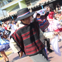 Fiesta familiar 2025 Svg+xml,%3Csvg%20xmlns%3D%22http%3A%2F%2Fwww.w3