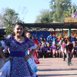 Fiesta familiar 2025 Svg+xml,%3Csvg%20xmlns%3D%22http%3A%2F%2Fwww.w3
