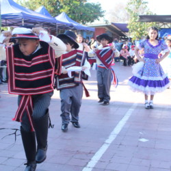 Fiesta familiar 2025 Svg+xml,%3Csvg%20xmlns%3D%22http%3A%2F%2Fwww.w3