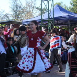 Fiesta familiar 2025 Svg+xml,%3Csvg%20xmlns%3D%22http%3A%2F%2Fwww.w3