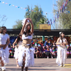 Fiesta familiar 2025 Svg+xml,%3Csvg%20xmlns%3D%22http%3A%2F%2Fwww.w3