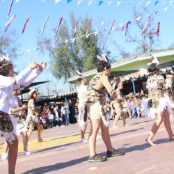 Fiesta familiar 2025 Svg+xml,%3Csvg%20xmlns%3D%22http%3A%2F%2Fwww.w3
