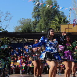Fiesta familiar 2025 Svg+xml,%3Csvg%20xmlns%3D%22http%3A%2F%2Fwww.w3