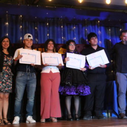 Ceremonia de graduación 4os medios 2025 Svg+xml,%3Csvg%20xmlns%3D%22http%3A%2F%2Fwww.w3