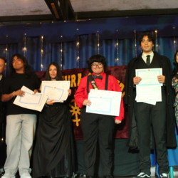 Ceremonia de graduación 4os medios 2025 Svg+xml,%3Csvg%20xmlns%3D%22http%3A%2F%2Fwww.w3