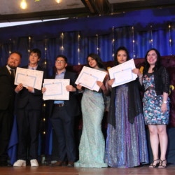 Ceremonia de graduación 4os medios 2025 Svg+xml,%3Csvg%20xmlns%3D%22http%3A%2F%2Fwww.w3