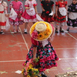 Fiesta familiar 2025 Svg+xml,%3Csvg%20xmlns%3D%22http%3A%2F%2Fwww.w3