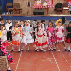 Fiesta familiar 2025 Svg+xml,%3Csvg%20xmlns%3D%22http%3A%2F%2Fwww.w3