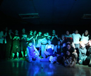 Muestra final electivo teatral Svg+xml,%3Csvg%20xmlns%3D%22http%3A%2F%2Fwww.w3