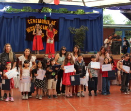Ceremonia de reconocimiento 2025 Svg+xml,%3Csvg%20xmlns%3D%22http%3A%2F%2Fwww.w3