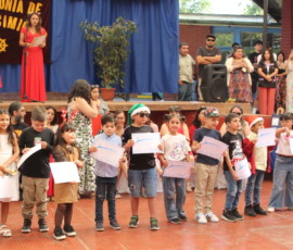 Ceremonia de reconocimiento 2025 Svg+xml,%3Csvg%20xmlns%3D%22http%3A%2F%2Fwww.w3