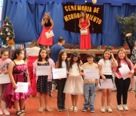Ceremonia de reconocimiento 2025 Svg+xml,%3Csvg%20xmlns%3D%22http%3A%2F%2Fwww.w3