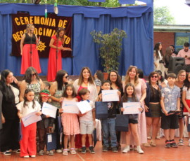 Ceremonia de reconocimiento 2025 Svg+xml,%3Csvg%20xmlns%3D%22http%3A%2F%2Fwww.w3