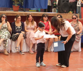 Ceremonia de reconocimiento 2025 Svg+xml,%3Csvg%20xmlns%3D%22http%3A%2F%2Fwww.w3